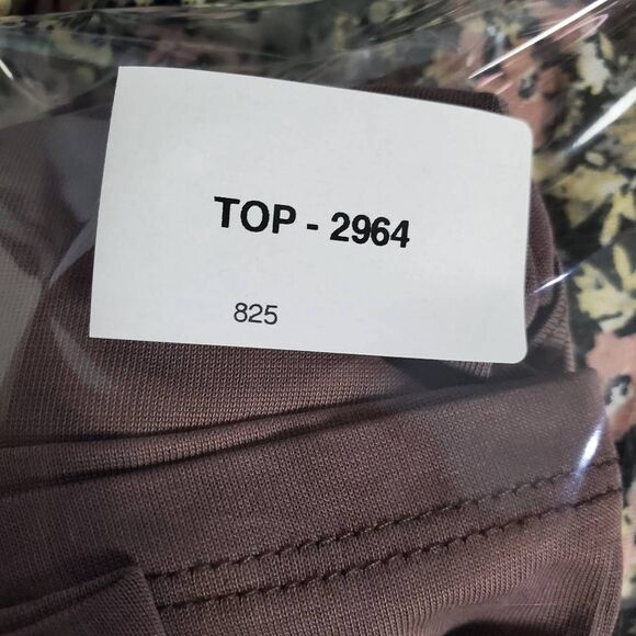 Maurices Women’s Mauve Studded Cold Shoulder Keyhole Tank Top Size XL - Picture 10 of 10